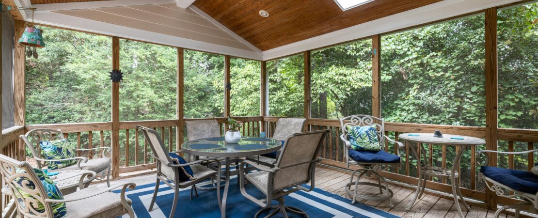 Exploring the Best Restaurants Listed on Eggs In the City